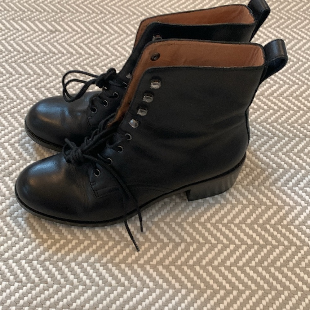 Madewell Lace-Up Booties Size 8